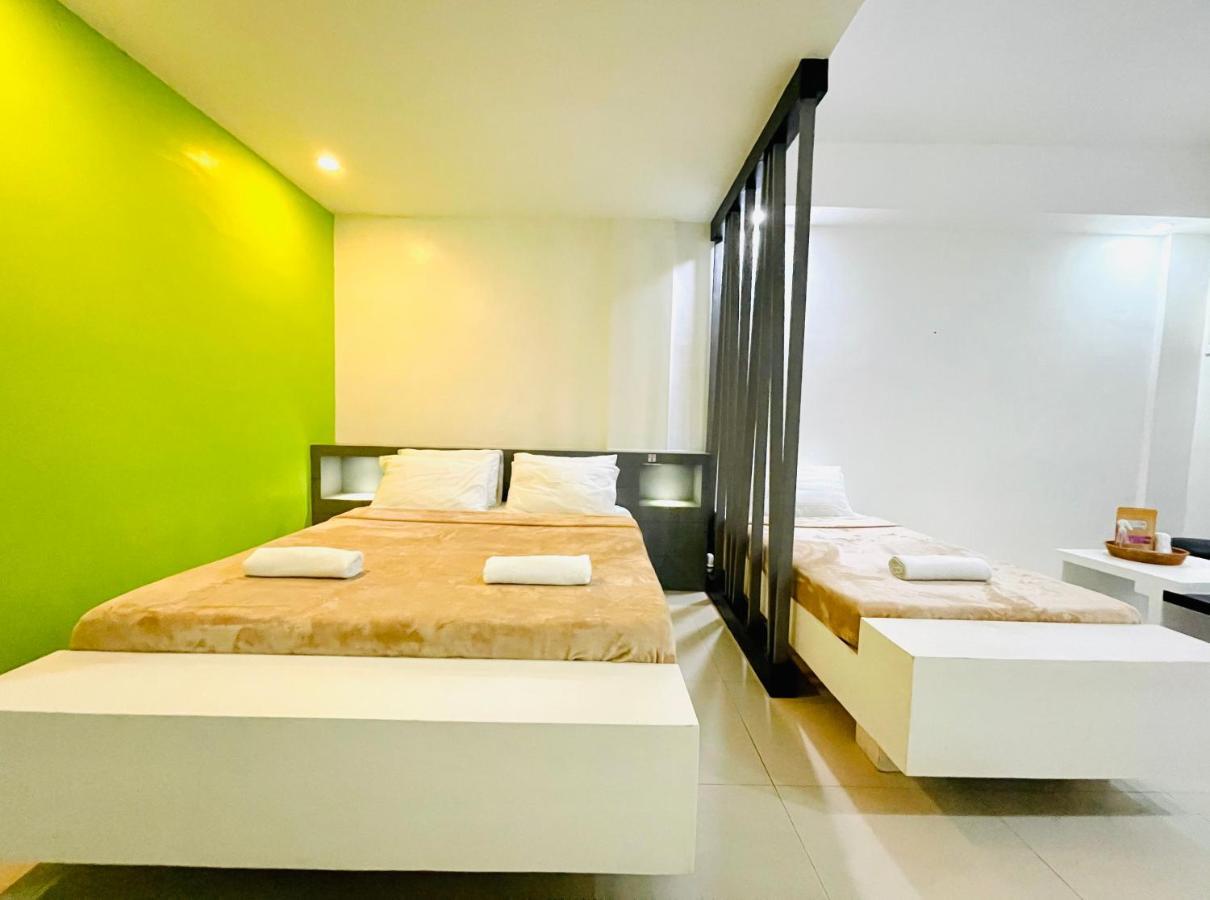 Amable Suites Hotel Balabag  Bagian luar foto